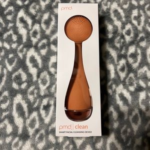 PMD clean smart facial cleaning device in warmth